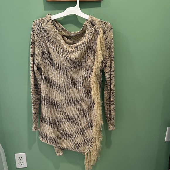 Chic Beige and Brown Cowl Neck Sweater with Fringe - Picture 7 of 8